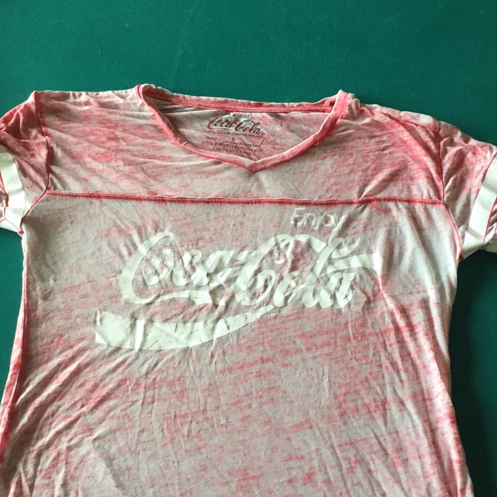 Red Coca-Cola t-shirt
